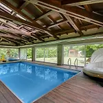 Il Gioiellino Pool And Sauna *