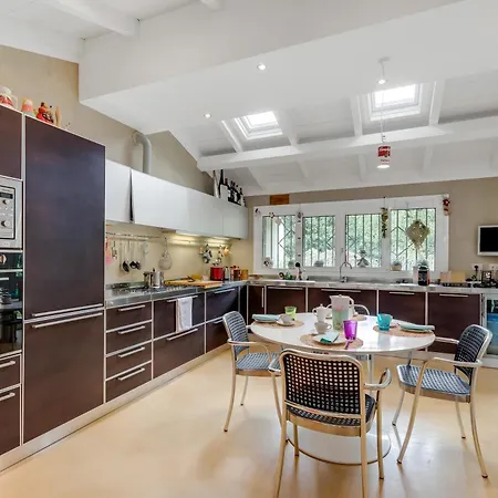 Il Gioiellino Pool And Sauna