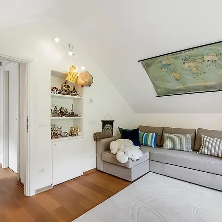 Il Gioiellino: Maggiore With Inside Pool And Sauna Villa
