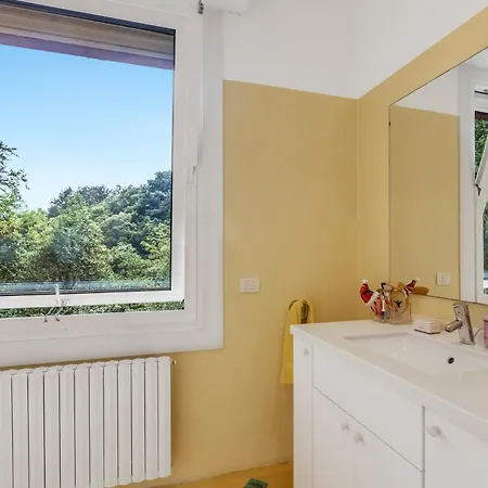 Il Gioiellino: Maggiore With Inside Pool And Sauna