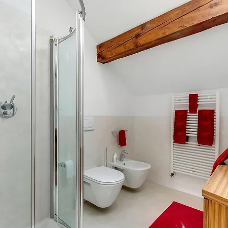 Il Gioiellino: Maggiore With Inside Pool And Sauna Villa