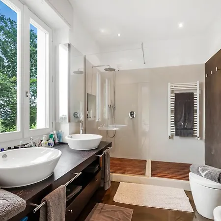 Il Gioiellino: Maggiore With Inside Pool And Sauna Villa